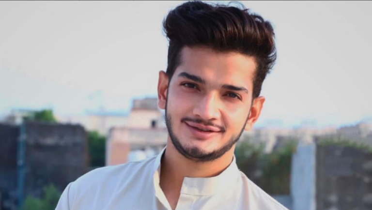Unleash Entertaining Short Videos of Munawwar Faruqui